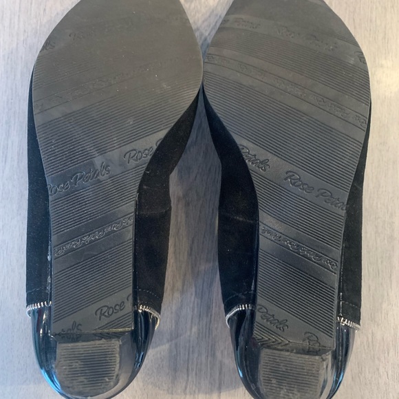 Walking Cradles black suede/patent leather heels with silver zipper detail. - Picture 9 of 14